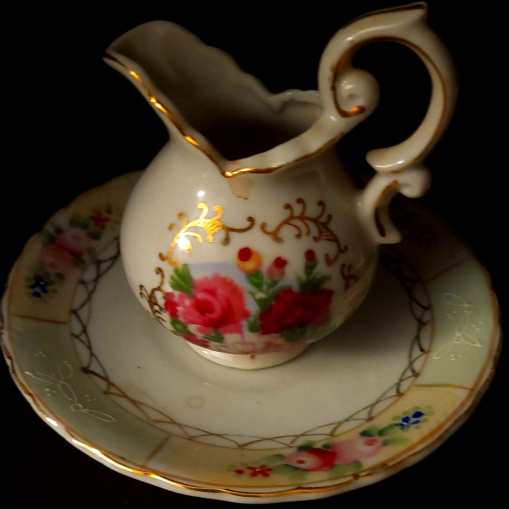 Handpainted Vintage Porcelain Decor vase with plate